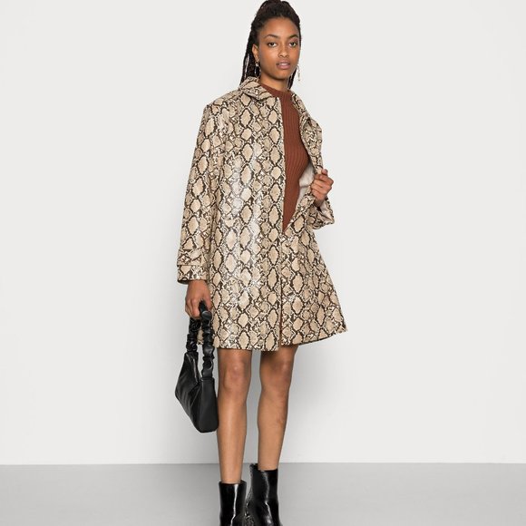 🎉🎊EDITED Faux Leather Coat Olga in Cappuccino - Picture 1 of 4
